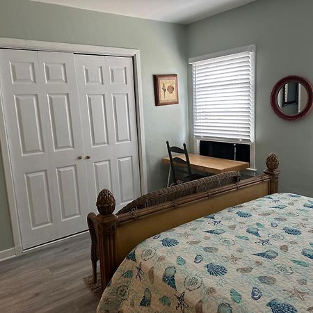 5 Min To Beach Large Living Room Fenced Backyard Bbq Firepit Driveway Boat Parking Lake Worth Beach Exteriör bild