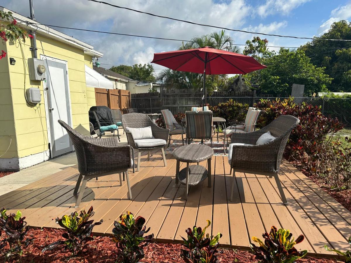5 Min To Beach Large Living Room Fenced Backyard Bbq Firepit Driveway Boat Parking Lake Worth Beach Exteriör bild