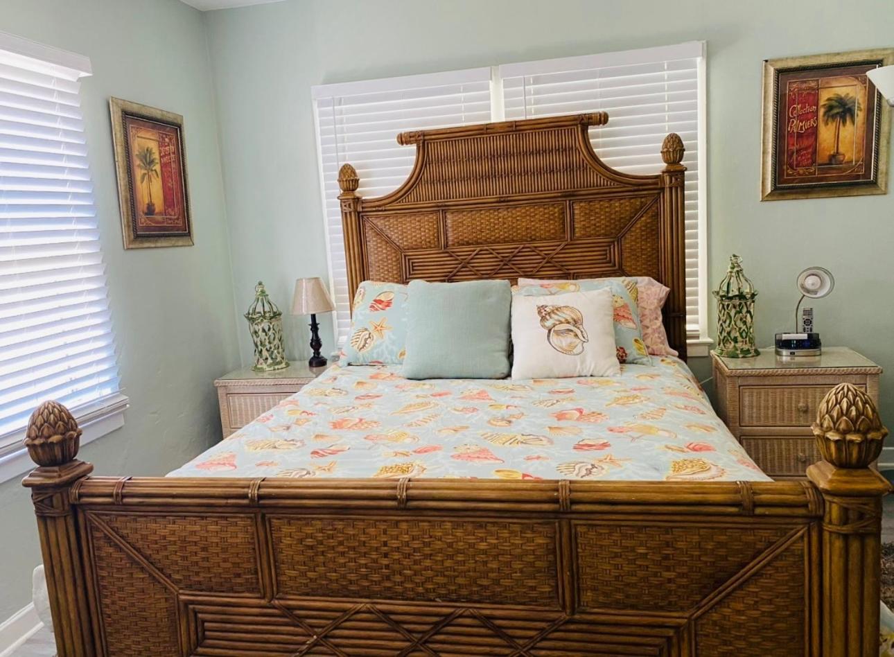 5 Min To Beach Large Living Room Fenced Backyard Bbq Firepit Driveway Boat Parking Lake Worth Beach Exteriör bild